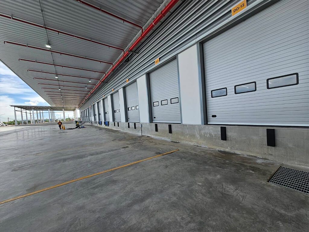 Sectional door งาน Bev Chain Logistic ในเครือกลุ่มเบียร์สิงห์
